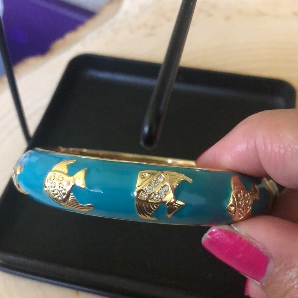 Talbots Gold Tone Aqua Blue Enamel Rhinestone Angel Fish Clamp Hinged Bracelet
